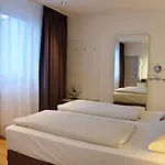 アートホテル 3*