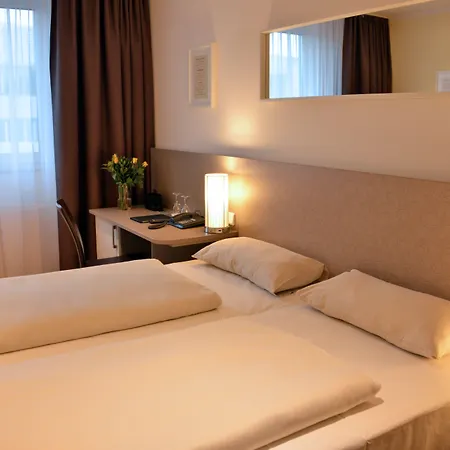 Arthotel Szálloda 3*