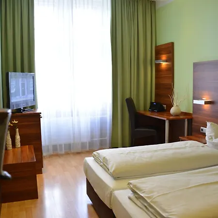 Arthotel Hotel 3*