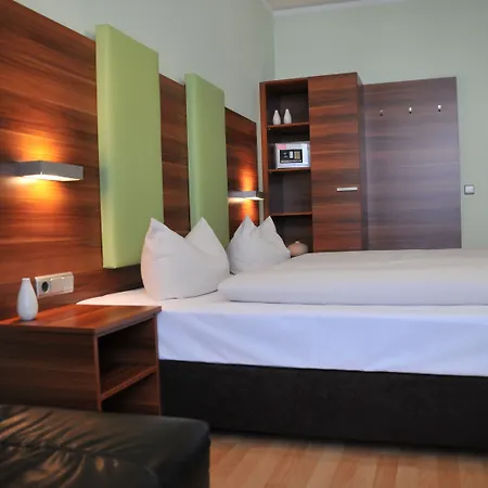 アートホテル 3*