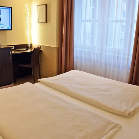 アートホテル ホテル 3*