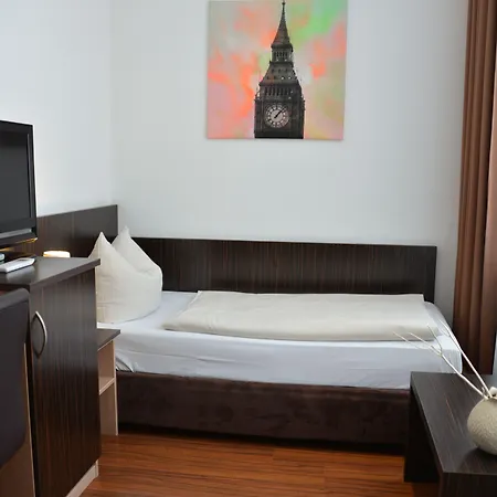 アートホテル ホテル 3*