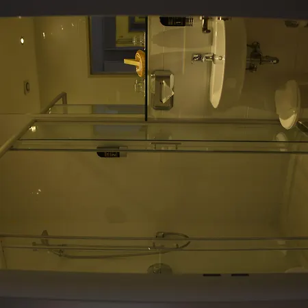 アートホテル 3*