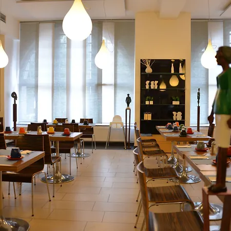 ホテル アートホテル 3*