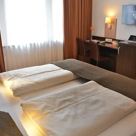 ホテル アートホテル 3*